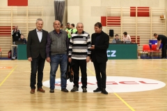 Pauza v utkání Nymburk vs Olomoucko a trenérské legendy kutnohorského basketbalu